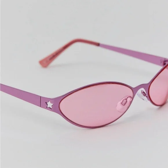 Urban Outfitters Pink Oval Sunglasses - Picture 3 of 5